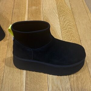 UGG womens Classic Mini Dipper